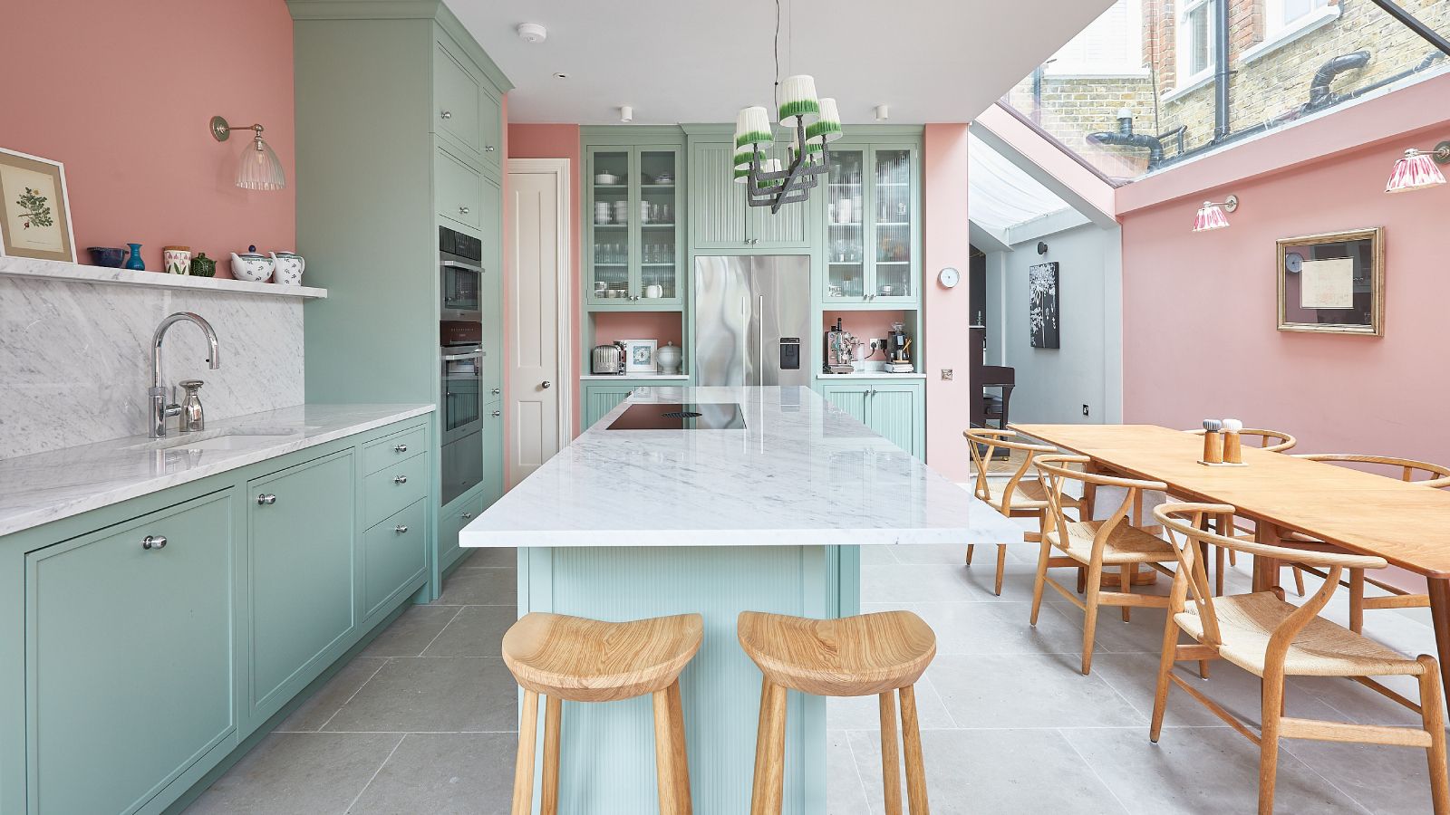 Can you mix and match colours in a kitchen? | Homebuilding
