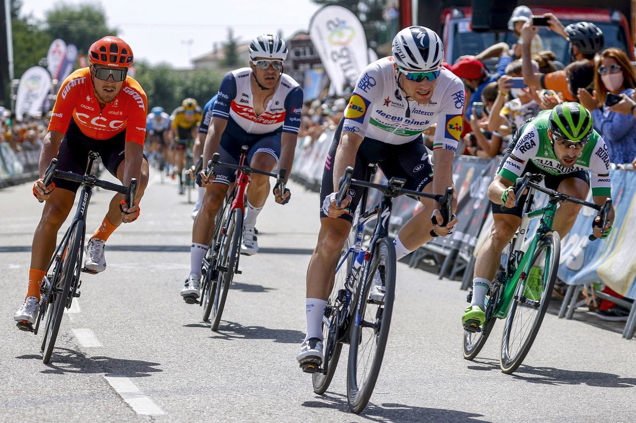 Sam Bennett (Deceuninck-QuickStep) took third behind Gaviria and Arnaud Demare (Groupama-FDJ)
