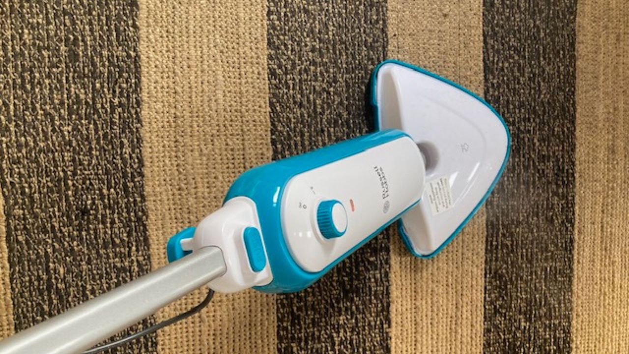 Testing the Russell Hobbs Steam and Clean Lightweight Steam Mop in Linda's home