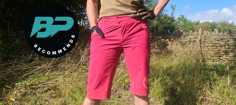 Endura Women’s SingleTrack Lite shorts being worn by a rider