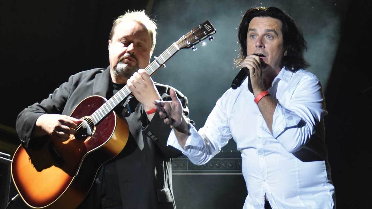 Marillion&#039;s Steve Hogarth and Steve Rothery live in Spain