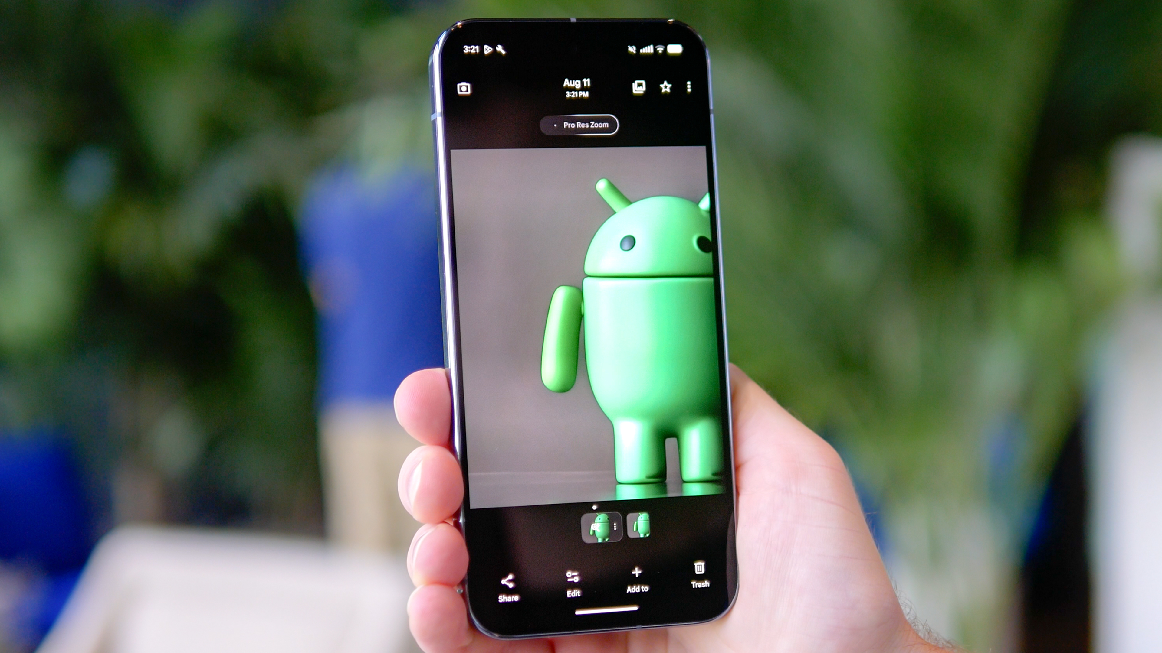 Pixel 10 Pro XL AI features.