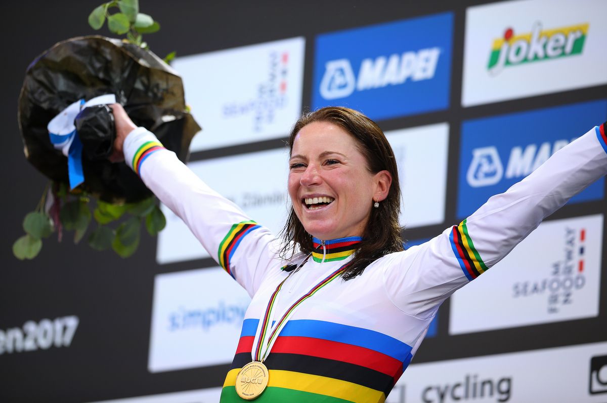 Winners are grinners, Annemiek van Vleuten (Netherlands) on the podium