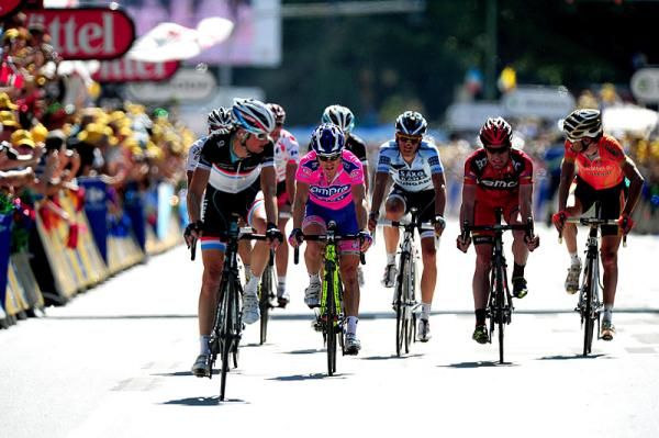 Fr&auml;nk Schleck (Leopard Trek) leads in a group of GC favourites, 4:26 behind stage winner Boasson Hagen.