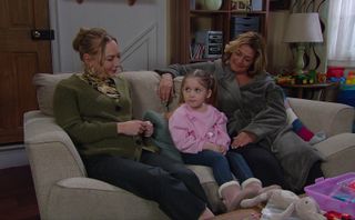 Amy babysits Frankie with Moira