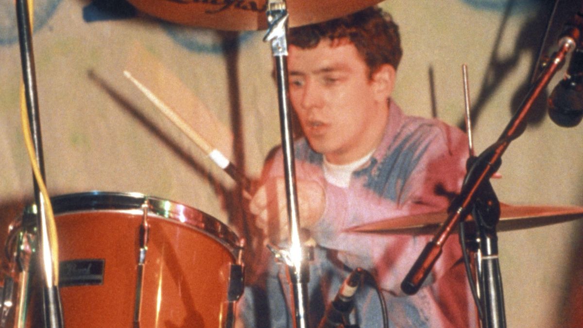 Original Oasis drummer Tony McCarroll’s Pearl Export drum kit is up for sale, with an asking price of £41,000