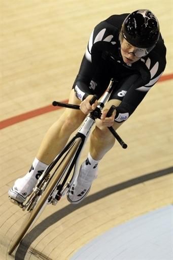 Alison Shanks (New Zealand) rides to third in qualifying