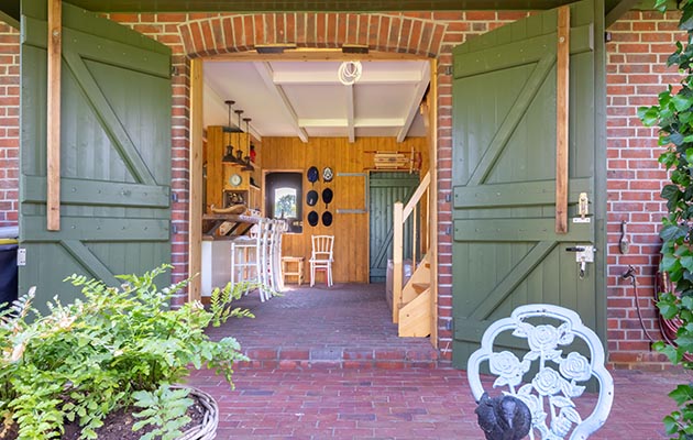 Luxurious-Equestrian-Hideaway-Available-at-a-guide-price-of-5200000-EUR-through-Hamburg-Sotheby%E2%80%99s-International-Realty-23.jpg