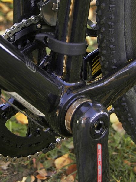 Oversized tubes and lots of carbon fibre meet at a decidedly well bolstered bottom bracket shell