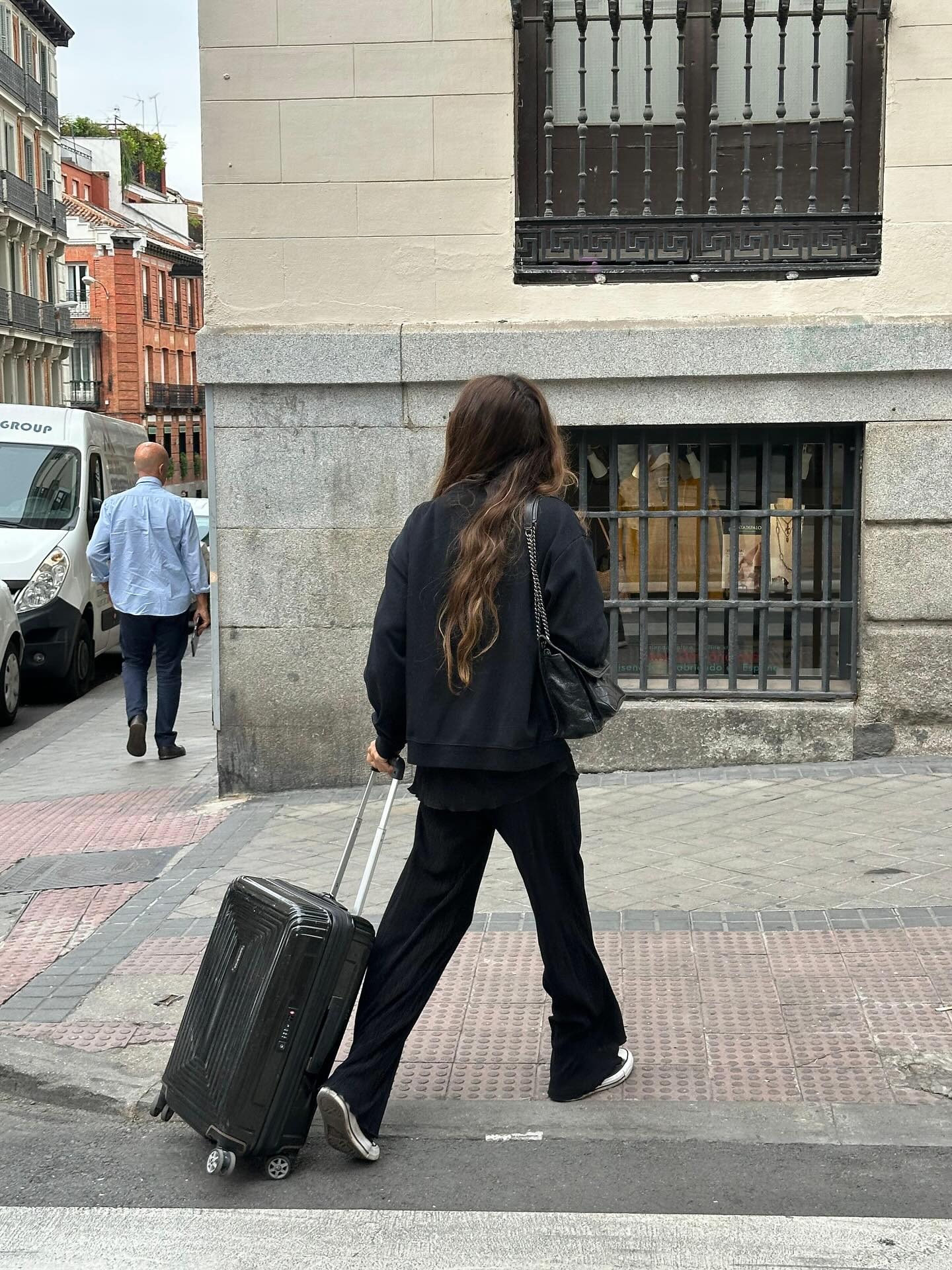 sweatshirt street style