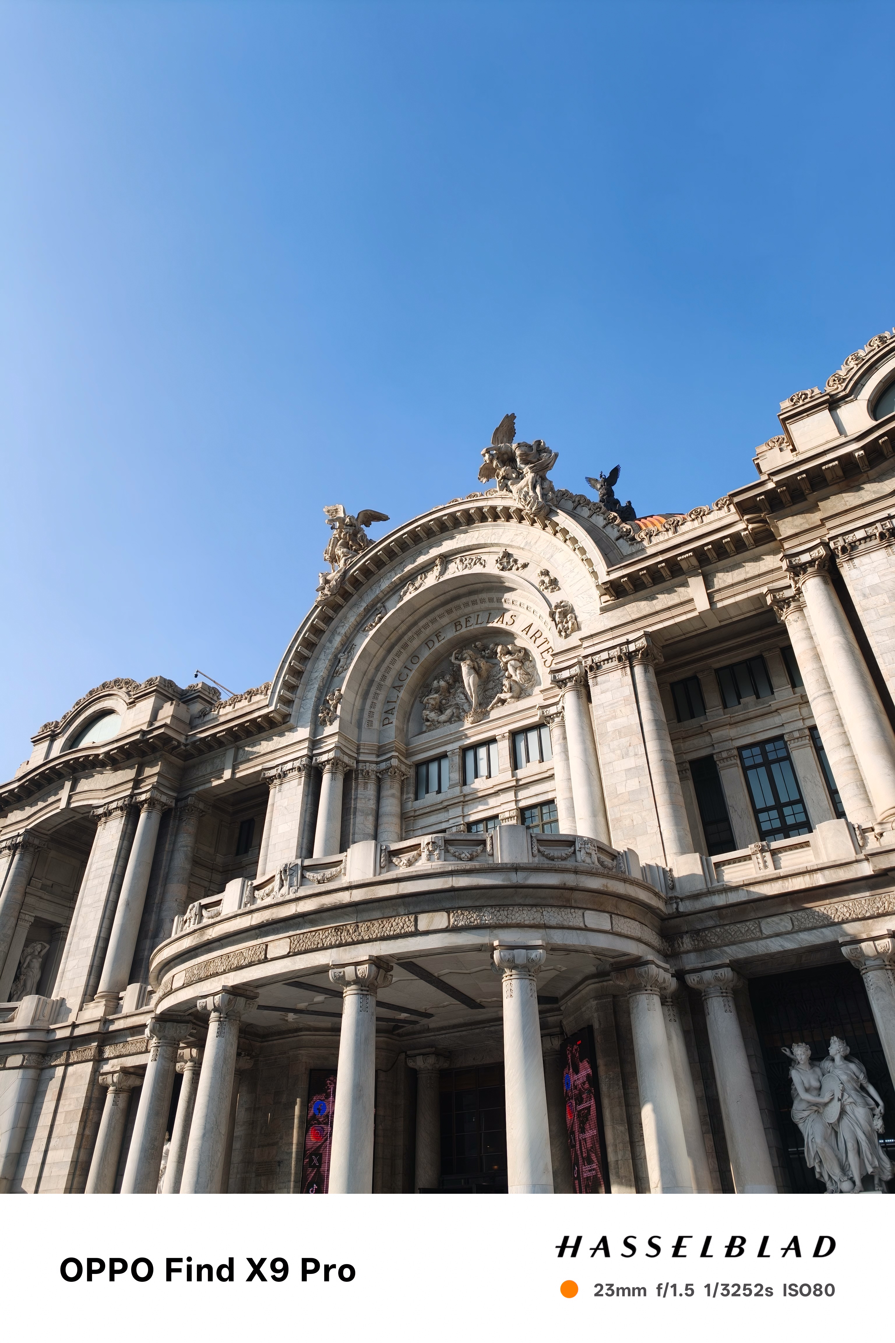 The exterior of the Palacio de Bellas Artes in Mexico City