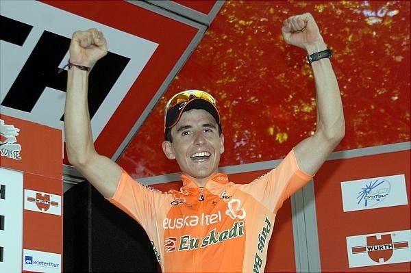 Igor Ant&oacute;n (Euskaltel-Euskadi) following the Tour de Suisse.