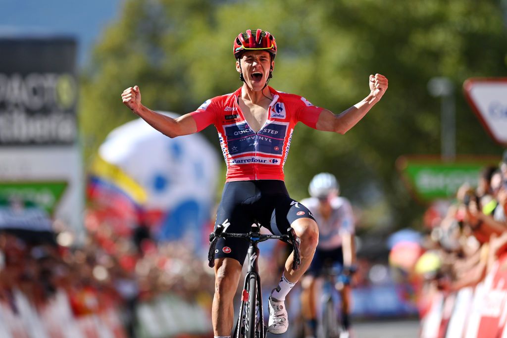 ALTO DEL PIORNAL SPAIN SEPTEMBER 08 Remco Evenepoel of Belgium and Team QuickStep Alpha Vinyl Red Leader Jersey celebrates winning during the 77th Tour of Spain 2022 Stage 18 a 192km stage from Trujillo to Alto del Piornal 1163m LaVuelta22 WorldTour on September 08 2022 in Alto del Piornal Caceres Spain Photo by Justin SetterfieldGetty Images