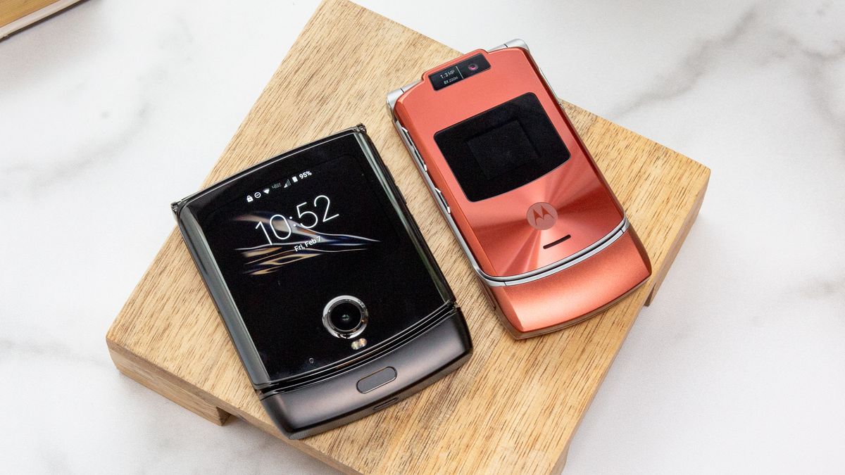 Motorola's legendary RAZR flip phone is making a comeback (update: nope)