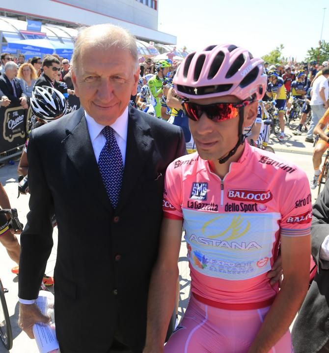 Former professional Vittorio Adorni with Vincenzo Nibali (Astana) prior to the Giro's final stage