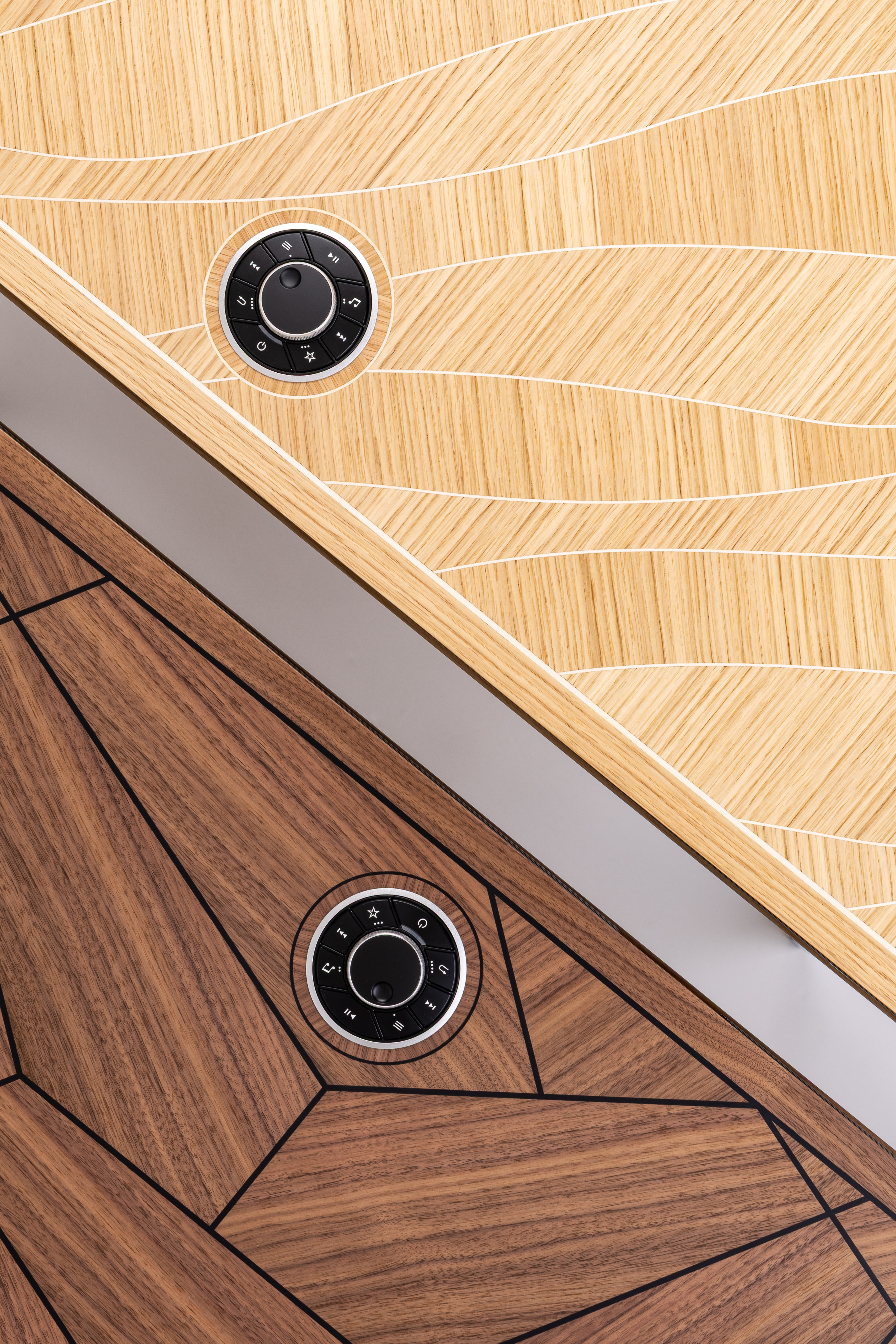 The R810 MiE is available in two finishes