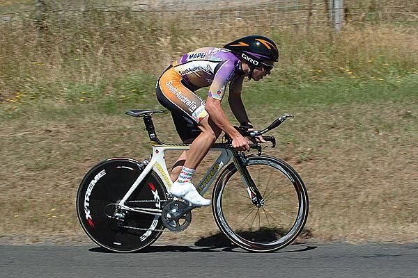 Matt King powering out of the saddle and towards gold in Buninyong