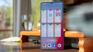 The grid multitasking UI from a Good Lock module in One UI 7 on a Samsung Galaxy S25 Ultra