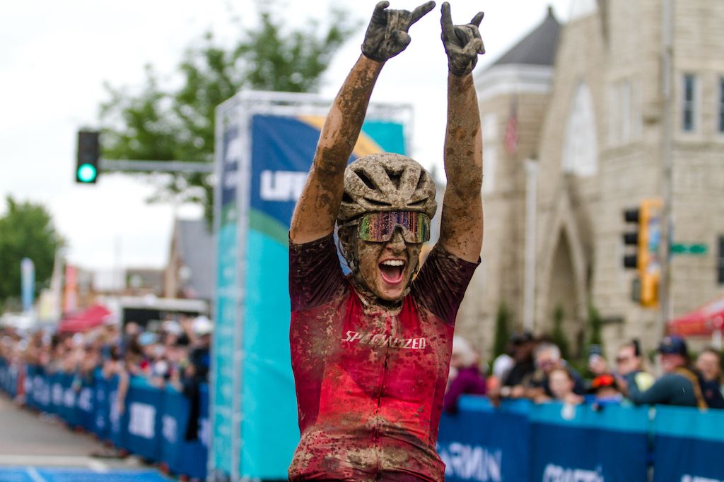 Sofía Gómez Villafañe wins the 2022 Unbound Gravel 200 women&#039;s overall