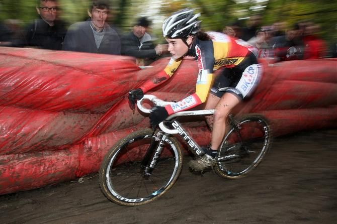 Belgian champion Sanne Cant (Enertherm-BKCP) en route to victory at Superprestige Gavere