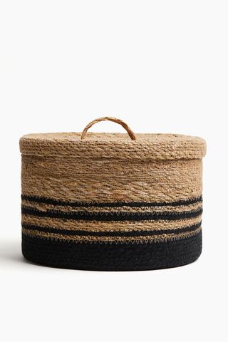 Braided Straw Basket With Lid