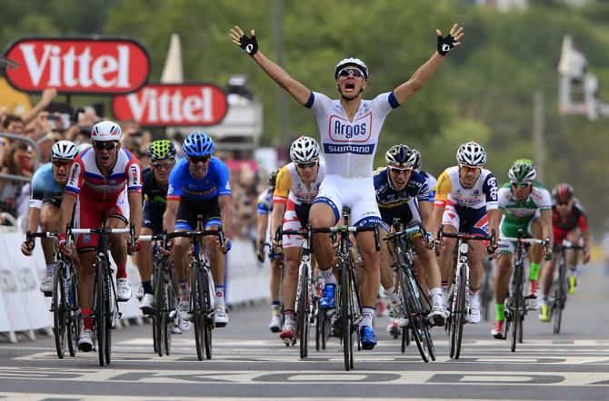 Marcel Kittel (Argos-Shimano) won stage 1 in a sprint