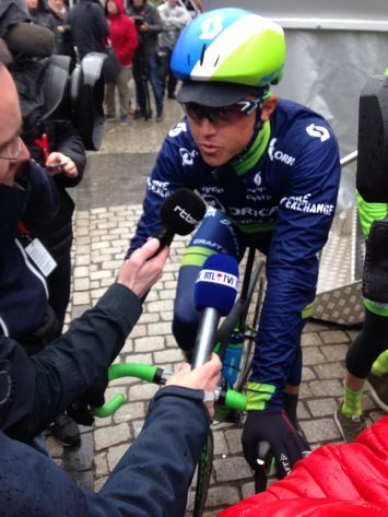 Simon Gerrans at the start