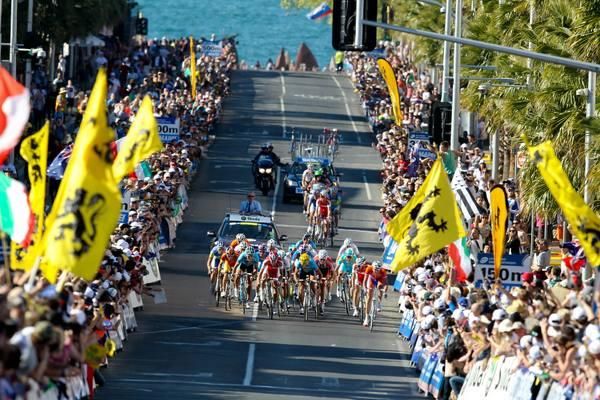 The anatomy of a sprint. Thor Hushovd picked his moment to emerge from the wheels to perfection.