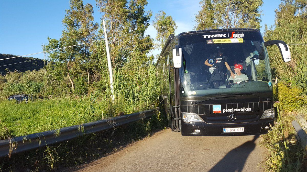 The Trek-Segafredo bus gets stuck at the Giro