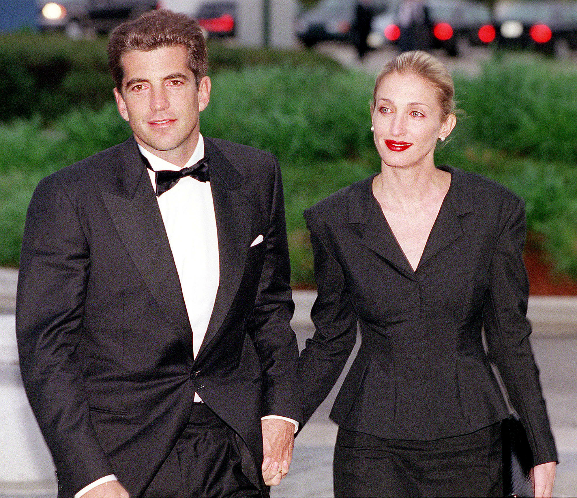 John F. Kennedy, Jr. and his wife Carolyn Bessette Kennedy arrive at the annual John F. Kennedy Library Foundation dinner.