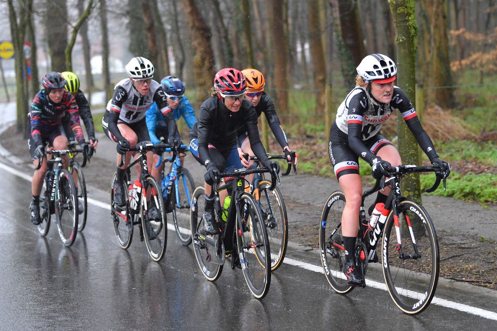 The attack of the race emerged on the Knoteberg climb after 84km of racing