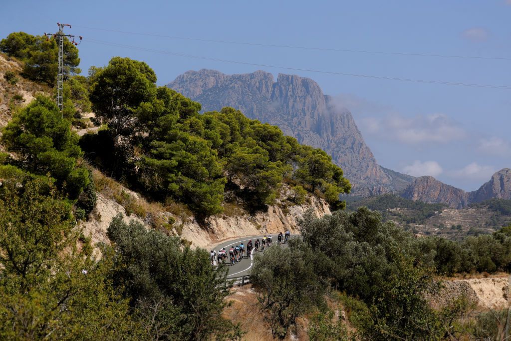 BALCON DE ALICANTE SPAIN AUGUST 20 A general view of the peloton compete during the 76th Tour of Spain 2021 Stage 7 a 152km stage from Ganda to Balcn de Alicante lavuelta LaVuelta21 on August 20 2021 in Balcn de Alicante Spain Photo by Gonzalo Arroyo MorenoGetty Images