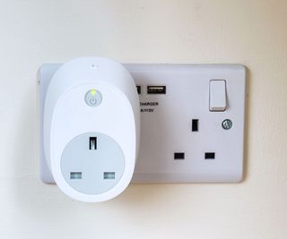 Smart plug