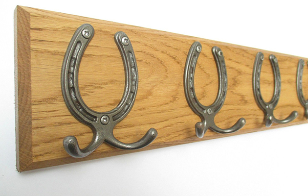 horse hanger