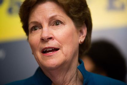 Democrat Jeanne Shaheen beats Scott Brown in New Hampshire