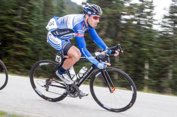 Ben Day (UnitedHealthcare) flies down the decents into Aspen.