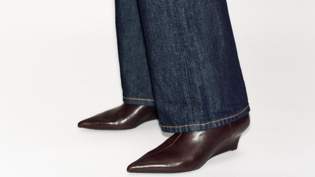 If You're Going to Wear the Biggest Denim Trends of 2026, Pair Them With These 25 Zara Shoes, Please