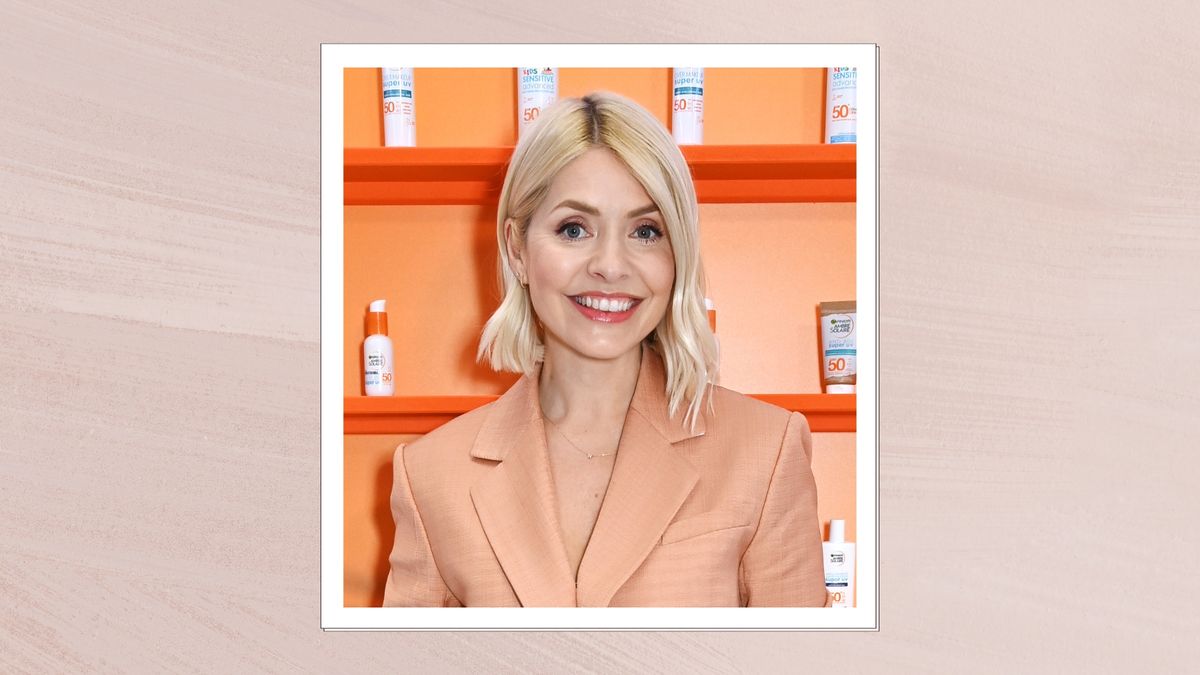 Holly Willoughby portait le plus magnifique eye-liner de fête, alors nous l'avons retrouvé