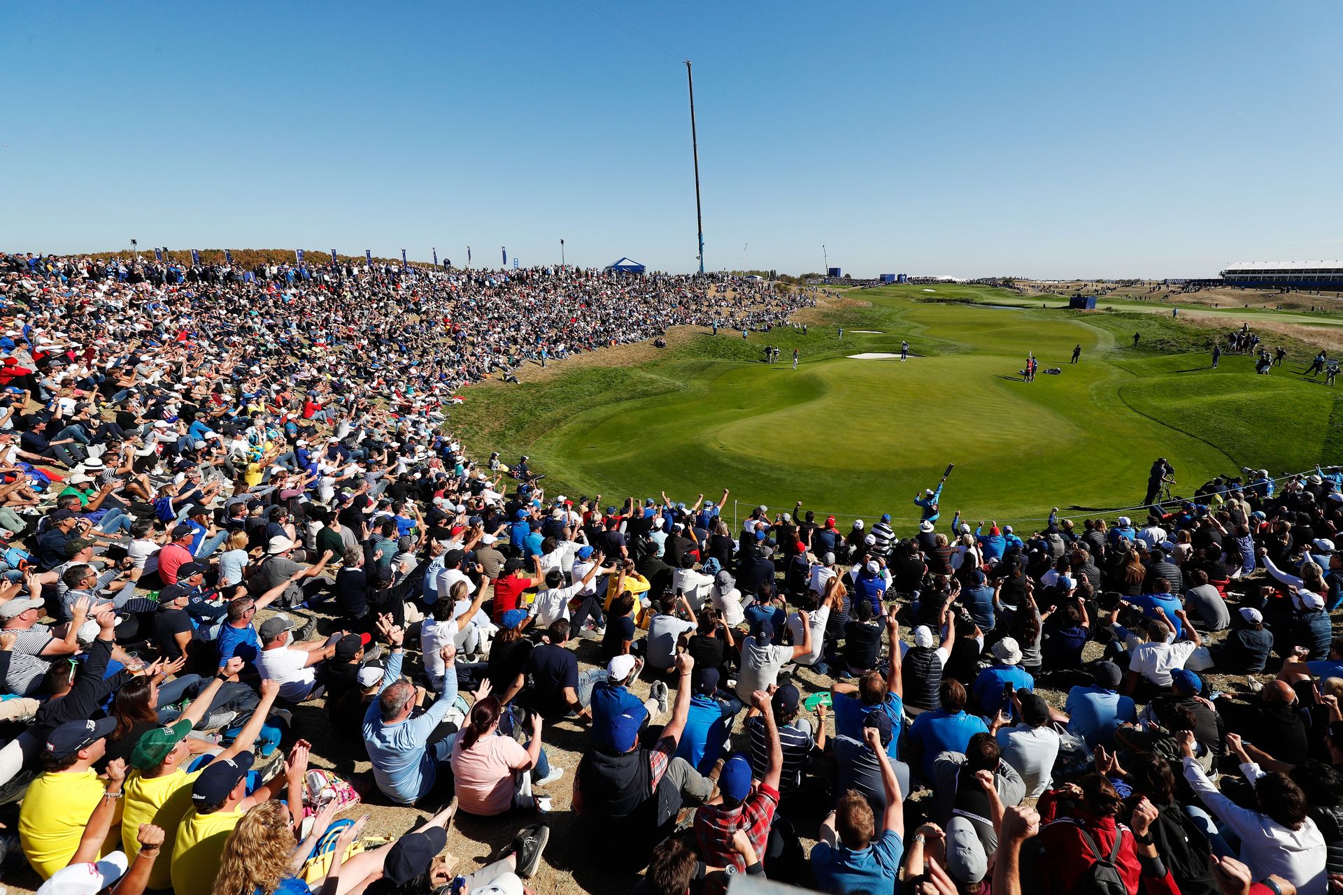 Fans around a green at the 2018 Ryder Cup