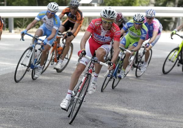 Stefano Garzelli (Acqua &amp; Sapone) pushes the pace on a climb
