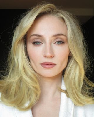 Sophie Turner with collarbone length bob haircut