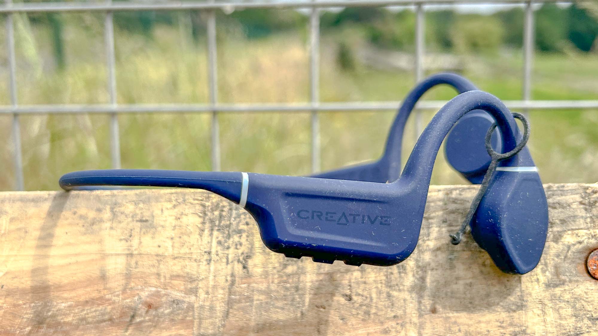 Creative Outlier Free Pro attached to a fence