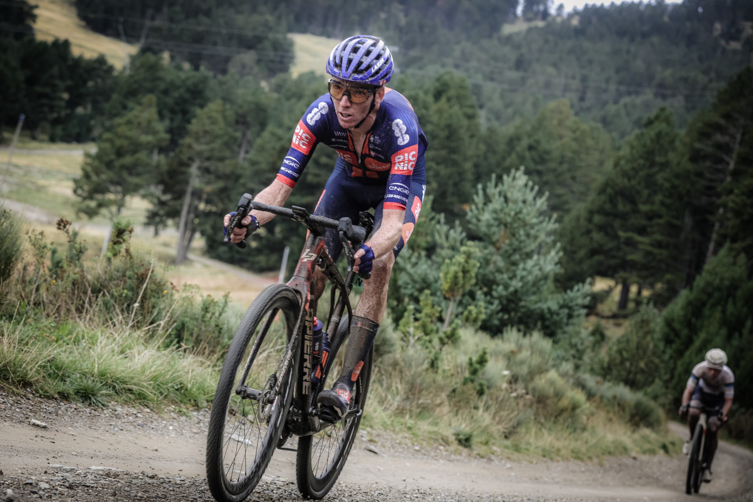 UCI Gravel World Series: Romain Bardet and Axelle Dubau-Prévôt claim emphatic victories at 66 Degrés Sud-Pyrénées Catalanes Gravel Tour
