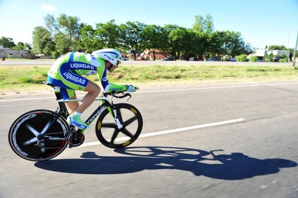 Vincenzo Nibali (Liquigas) chases his shadow on stage four, as everyone else chases him