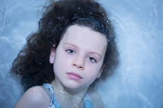 Home photography ideas: Fun family portraits in the bath!