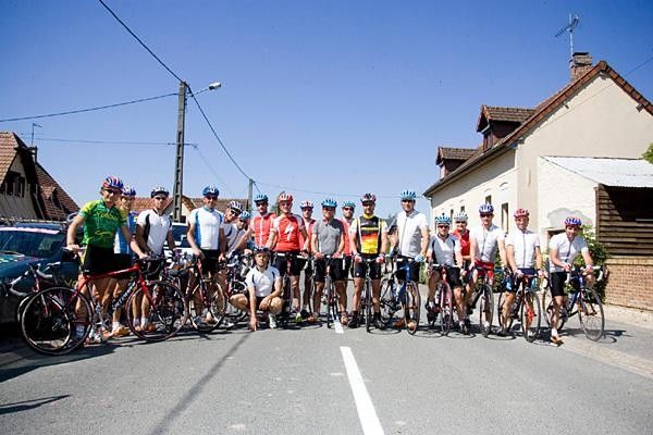 The Roubaix@Roubaix Team prepare to get run over!