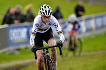 Transfer shorts: Van Empel signs with Jumbo-Visma Women