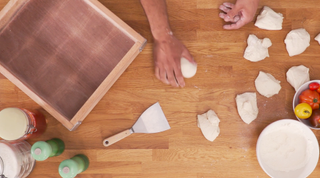 How to make sourdough pizza