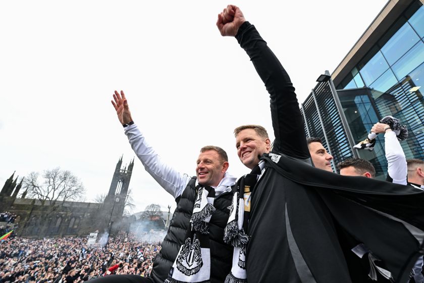 Eddie Howe (R) alongside Graeme Jones (L)