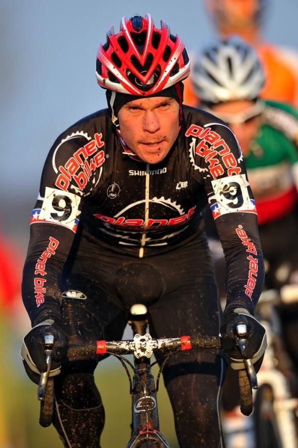 Jonathan Page (Planet Bike) suffered the misfourtune of a flat mid-way through the race